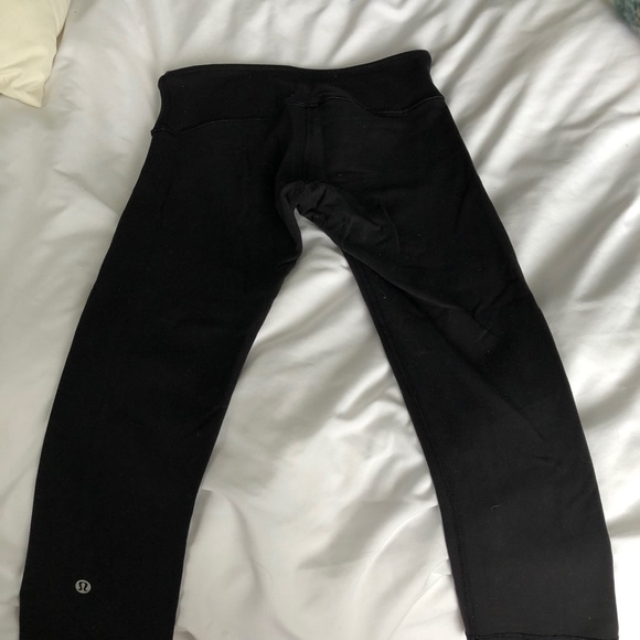 “Lululemon” reversible, cropped leggings - Picture 2 of 4